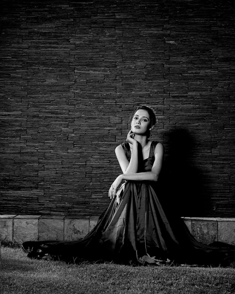 Romance under lights